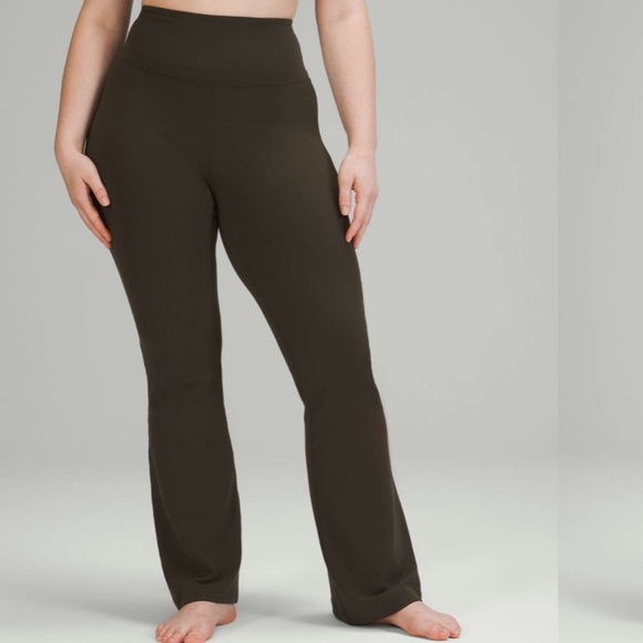Lululemon Groove Super-High-Rise
Flared Pant Null - Picture 5 of 9